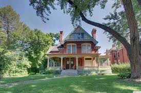 1673 Maine St Quincy Il 62301 Built 1890 Old House Dreams Queen Anne House Exterior
