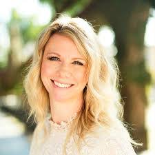 Randi Garrett's Instagram, Twitter & Facebook