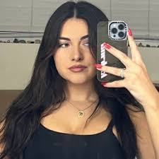 Courtney Wickham's Instagram, Twitter & Facebook