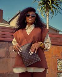 Jun 11, 2021 · dj zinhle had fans smiling when she gushed over her bae, black motion's murdah bongz. Dj Zinhle Exposes Her Baby Bump Kaya 959