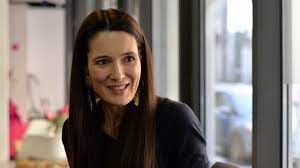 Cu toate astea, problemele apar la suprafaţa imobilului. Cum AratÄƒ Casa Lui Clotilde Armand FranÅ£uzoaica Are Perdele Cusute Chiar De Ea