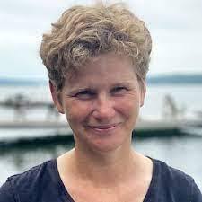 Sasha Currie's Instagram, Twitter & Facebook