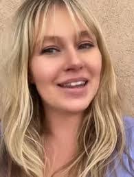 Jessica Parsons's Instagram, Twitter & Facebook