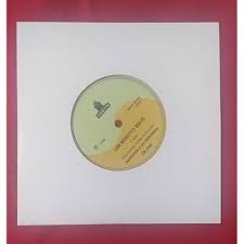 Raulzito e os panteras (raulzito and the panters) is the first album by the brazilian rock musician raul seixas. Disco Vinil Compacto Raulzito E Os Panteras Um Minuto Mais Novo Beecost