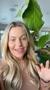 This is George, my 7 year old Fiddle Leaf Fig tree. I love him 😍 and he  loves me. #PlantMama