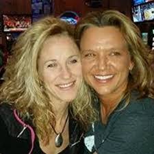 Melissa Abney's Instagram, Twitter & Facebook