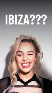 Ashley Arocha's Instagram, Twitter & Facebook