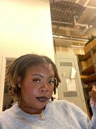 Happy 21st birthday my beautiful niece our LoveJar Lady 🥰 Skyler Simmons  🎂🥳🎁🌹. She's also my hairdresser! Thank you Sky for everything! And for  hanging in 🥰 I'm so proud of you!