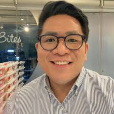 I came across Farmacia Limquico in Majayjay, Laguna. Luckily, I met the  owner, Sir Louis (I might have misspelled his name), who is the fourth  generation to manage the pharmacy. According to