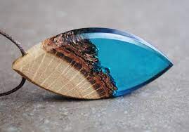 Bijoux en résine et véritables plantes par chlorophylljewelry. Colliers En Bois Collier Bois Resine Est Une Creation Orginale De Thedreamcatchers Sur Dawanda Collier En Bois Bijoux En Bois Bijoux En Resine