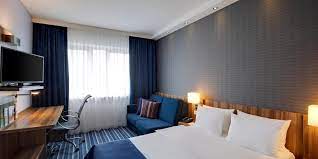 Situato in posizione privilegiata a bremen (ga), holiday inn express hotel&suites bremen mette tutto ciò che la città ha da offrire appena fuori la porta della vostra camera offrendo una varietà di comfort e servizi, la struttura ha tutto il necessario per assicurarvi una piacevole notte di ripos. Bremen Airport Hotel Holiday Inn Express Bremen Airport