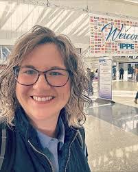 Lacey Garrett's Instagram, Twitter & Facebook