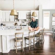 But it is the country's shared, time honored, simple approach to cooking that makes true artisan italian cuisine so enjoyable. Toscana Round Extending Dining Table Counter Stools Bar Stools Kitchen Island Kitchen Island Chairs