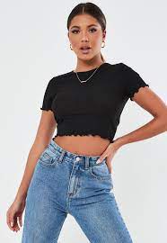 Browse relevant sites & find crop tops. Petite Crop Top Mit Rundhalsausschnitt Und Waffelstruktur Mit Gekrauseltem Saum In Schwarz Missguided