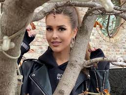 Сестра ольги бузовой анна продолжает публиковать веселые видео. Sestra Olgi Buzovoj Perenesla Insult