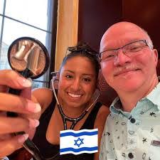 Carrie Clary's Instagram, Twitter & Facebook