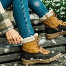 Doug Howe named CEO of Designer Brands, Roger Rawlins to step down