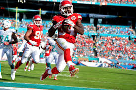 The game was a monday night football game televised nationally on espn. Chiefs Vs Dolphins Final Score Kc Beats Miami 34 15 In Another Ugly Performance The Phinsider