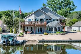 Home In Woodcliff Lakes Fremont Ne Listed And Sold By Kori Krause Np Dodge Real Estate Outdoor Living Space Woodcliff Lake Outdoor Living