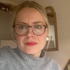 Carla Dillon's Instagram, Twitter & Facebook