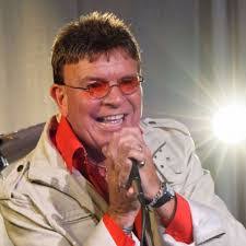 Daniel Knowlton's Instagram, Twitter & Facebook