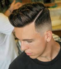 1001 Idees Degrade Fondu Le Style Millimetre Coupes Cheveux Mi Longs Homme Coupe De Cheveux Coiffure Homme Blond