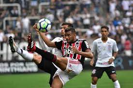 Em um clássico eletrizante, o timão saiu com a vitória após virar o placar. Em Jogo Polemico Corinthians E Sao Paulo Empatam Em 1 A 1