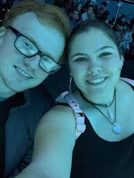 Kansas city chiefs fan gets married