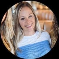 Courtney Geiger's Instagram, Twitter & Facebook