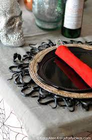 Diy Halloween Painted Rubber Snake Table Runner Decor Halloween Table Settings Halloween Table Decorations Chic Halloween