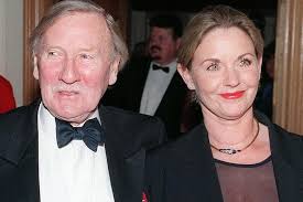 Leslie Phillips' Bond girl wife died by drinking drain cleaner