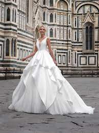 L'azienda cerrato nasce nel 1977 ed è il risultato della passione maturata. Moda Sposa 2021 Collezione Nicole Ni12143 Abito Da Sposa Nicole Stunning Wedding Dresses Mikado Wedding Dress Wedding Dresses