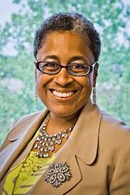 Ramona Kinney's Instagram, Twitter & Facebook