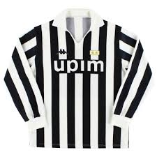 So to have the juventus 2021 dls 512×512 kits we need to get the downloading procedure and also their working url's with out these two aspects we can't do anything and of course we can not play the game with our favorite dls team's kits and logo's and also check out kit dls huddersfield 2021 logos and kits too. Classic And Retro Juventus Football Shirts Vintage Football Shirts