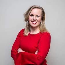 Vi är emot höga politikerlöner och maktkoncentration. Linda Snecker Vansterpartiet Ostergotland