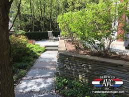 As a general rule, bigger is better especially at the foundation. Troy Michigan The Benefits Of Natural Stone For Retaining Walls Hardscapemichigan Com