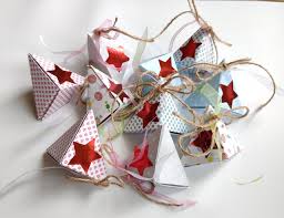 Ohne vorgaben, stattdessen mit vielfältigen materialien können kinder frei und kreativ eigene werke erschaffen. Weihnachten Archive Dorfmama De