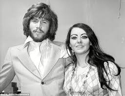 Who Is Barry Gibb'S Wife? All About Linda Gray