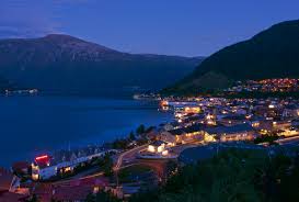 I sogndal kommune ynskjer vi at innbyggjarane skal samarbeide for å skape utvikling og framgang for einskildmenneske, organisasjonar og verksemder. Sogndal Wikipedia
