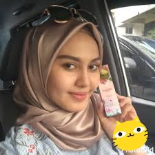 WOW..!! PERFUME RAMBUT AJAIB NI BUAT SAYA SELESA BERTUDUNG....!!"😍😍😍 . .  . Dulu sebelum jumpa perfume rambut ni... bila bertudung kejap je rasa tak  selesa....rambut mesti BERBAU bila bertudung... kadang2 sampai kawan