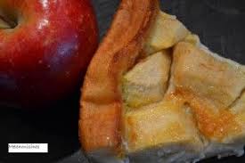 La Playlist Gourmande De Juin Signee Les Naturianes Clafoutis Aux Pommes Pommes Gourmandes Gourmands