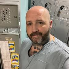 Tributes paid to Hawarden mum who died from bee sting