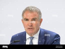 Easyjet executive hi-res stock photography and images