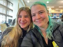 Rebecca Zwart's Instagram, Twitter & Facebook