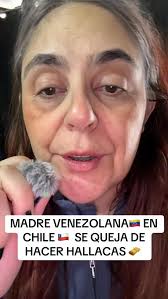 ponte a vender bollo y arepas envez de quejarte tanto. Vende ese micrófono  🎤 de diva