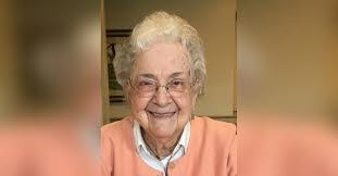 Vera Gross's Instagram, Twitter & Facebook