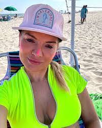 Iesha George's Instagram, Twitter & Facebook