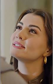 هاتروحي الجامعة وانتي رجلك مقطوعه ...!!!! فاطم ودمعه نزلت من عنييها = انتي  ليه بتكرهيني ليه دايما بتعيريني بحاجه انا مليش زنب فيها لييه بتفضلي اخواتي  عليا فهميني ام فاطم... =