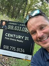 Jeremy Lamp's Instagram, Twitter & Facebook