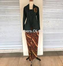 Silahkan simak sejumlah koleksi contoh model baju gamis motif lurik ini sebagai pilihan. Jual Produk Setelan Kebaya Lurik Termurah Dan Terlengkap Juni 2021 Bukalapak